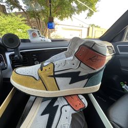 10.5 REVES PARIS / AIR KIY '85 HI. NO INSOLES 250 Or  Best Offer