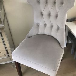 Accent Chairs 