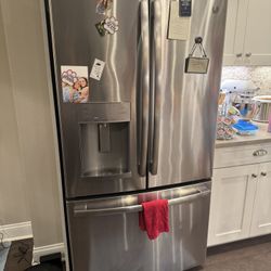 GE Refrigerator 