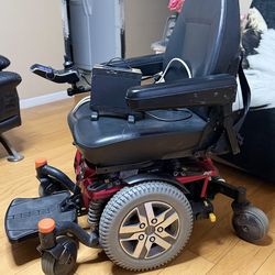 Quantum edge 2.0 electric wheelchair