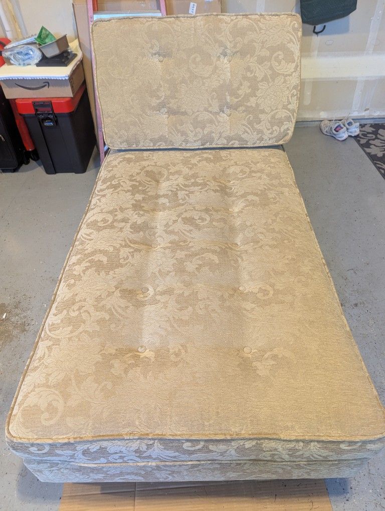 Chaise Lounge Couch