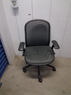 Knoll Chadwick Black Mesh Office Chair with Armrests
