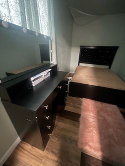Vanity and bed for sale
