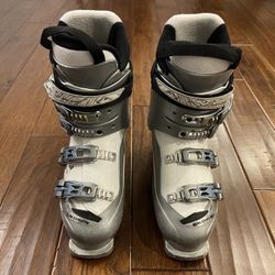 Salomon Ski Boots- Size 25