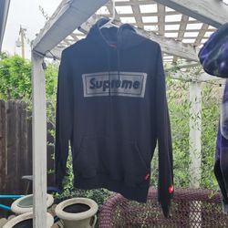 Supreme Hoodie XL youth. 