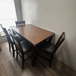 Dining Table & 4 Chairs – Solid Wood