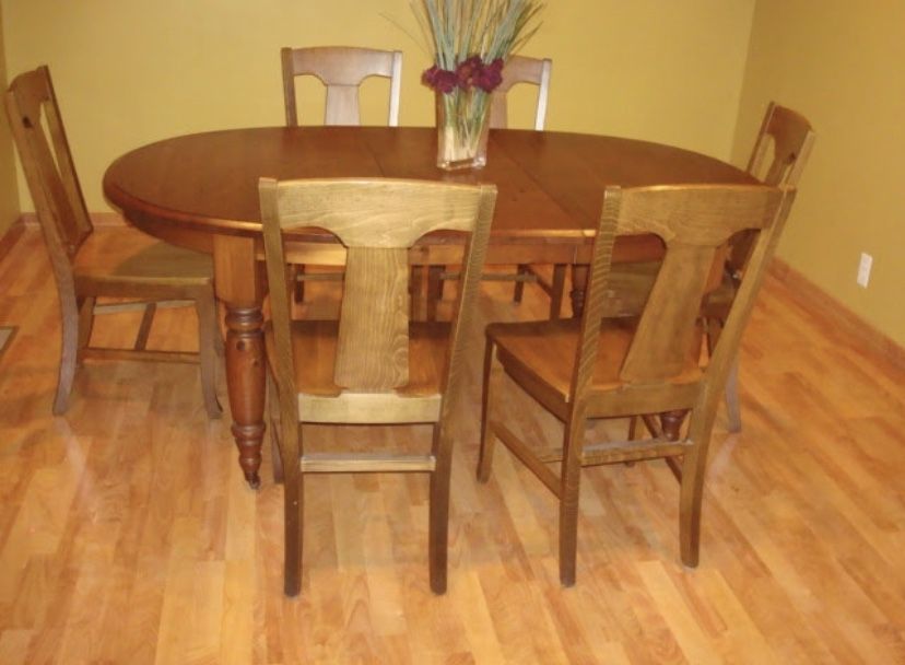 Pottery Barn Table and 6 chairs
