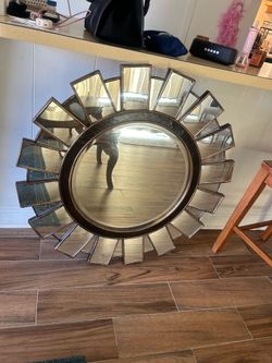 Wall mirror