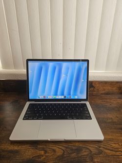 MacBook Pro 14" M3 — Like New