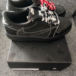 Travis Scott Phantom Black 