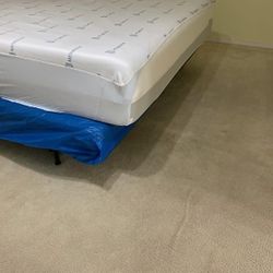 Queen Size Thick Pillow Top Bed Can Deliver 