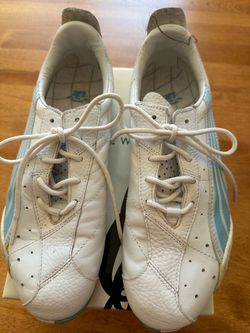 Tennis shoes size 8