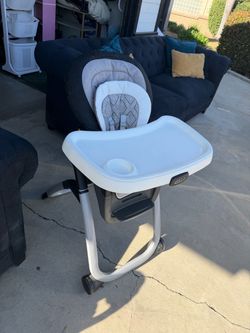 Baby Highchair foldable and adjustable
