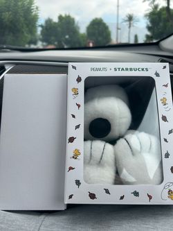 Starbucks snoopy cup collab WITH plush !