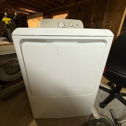 Hotpoint 27 Inch Electric Dryer with 6.2 Cu. Ft. Capacity