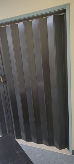 Free sliding door in Downey