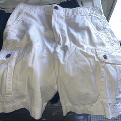 Men’s cargo size 32 and 33