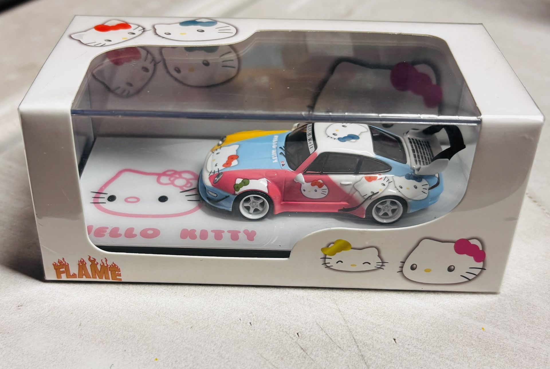 FLAME 1:64 PORSCHE RWB HELLO KITTY LIVERY