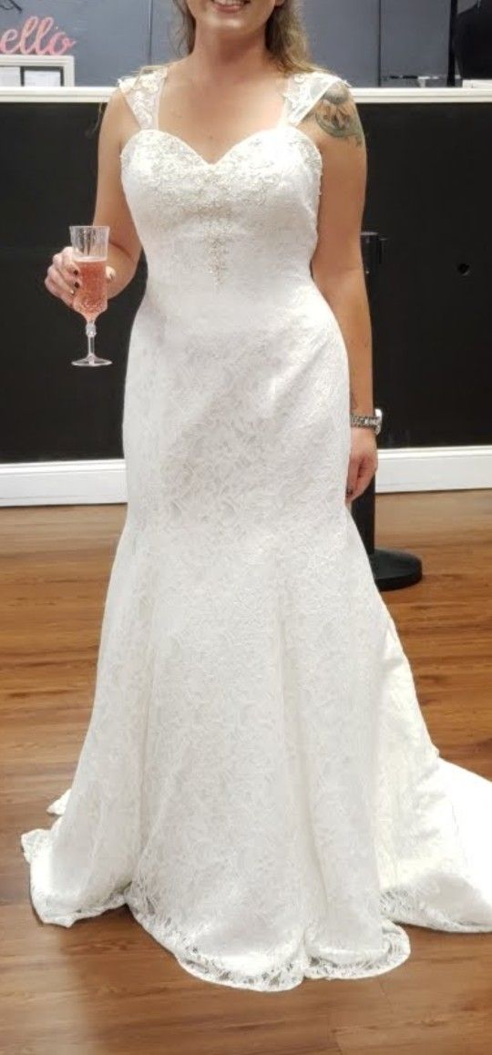 White Lace Wedding Dress