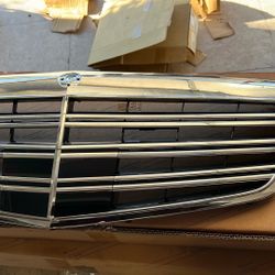 Mercedes Benz Chrome Grille