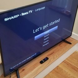 NEW condition  55 INCHES  SHARP TV. , SMART  , REMOTE CONTRO  , WORKS EXCELLENT. , 