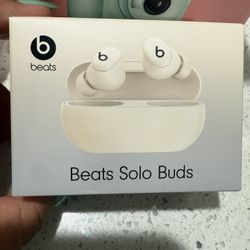 Beats Solo Buds