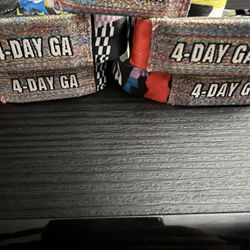 SUNDAY LOLLAPALOOZA WRISTBANDS FOR SALE!!