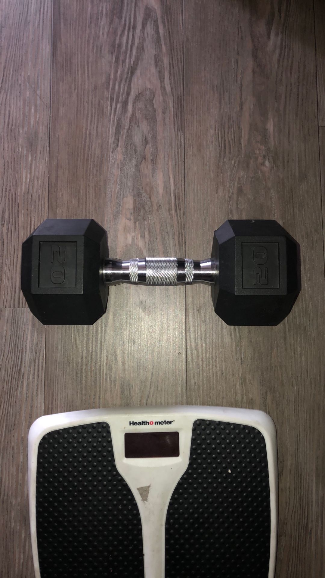 19 pound weight, identifying as 20 pound weight
