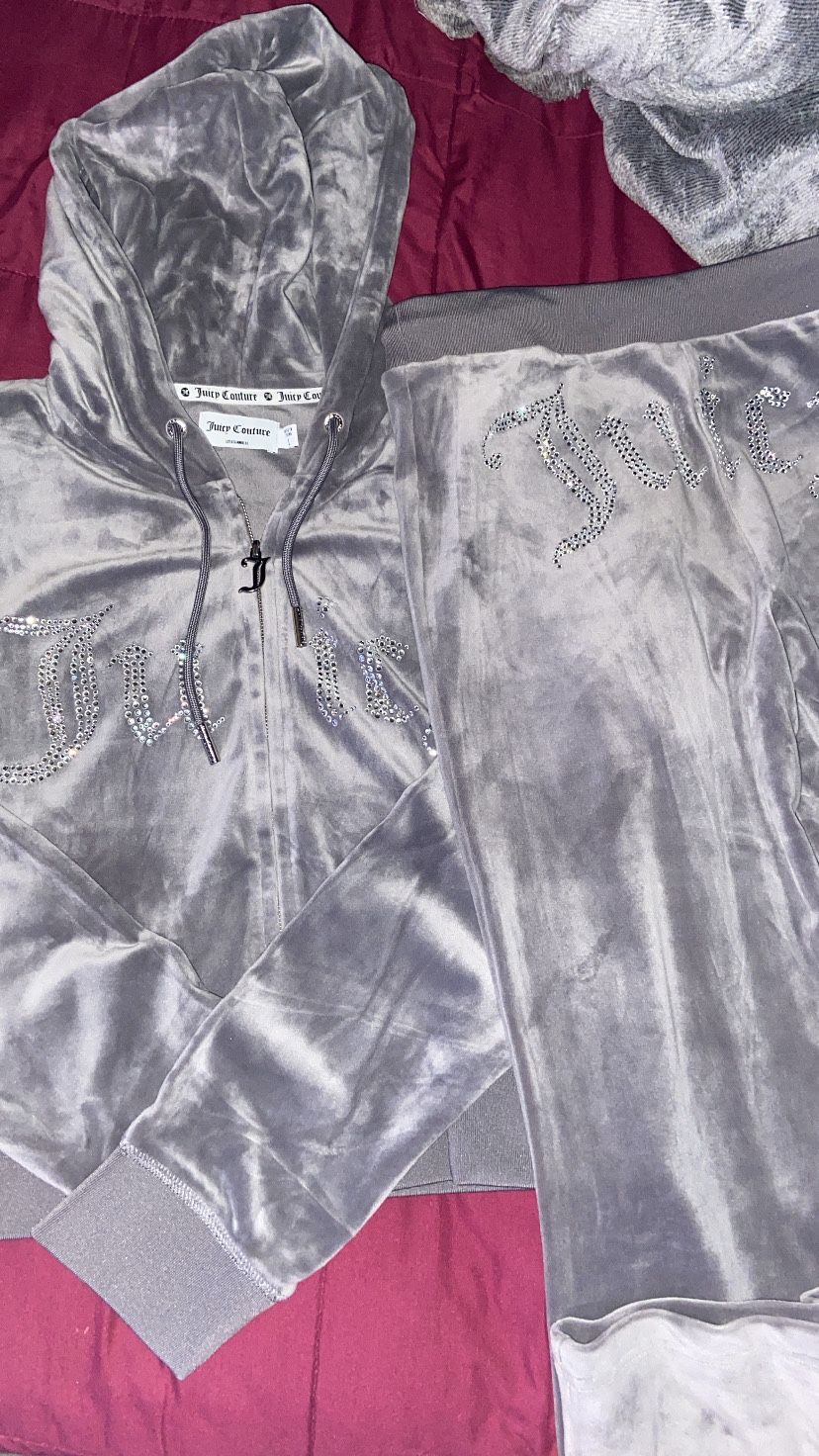 Juicy Couture Velour Jogger Suit 