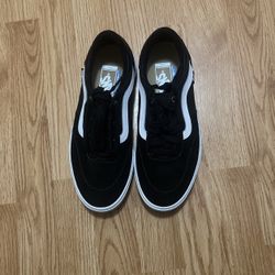 Size 7.5 Gilbert Crockett Vans off the wall ‘66