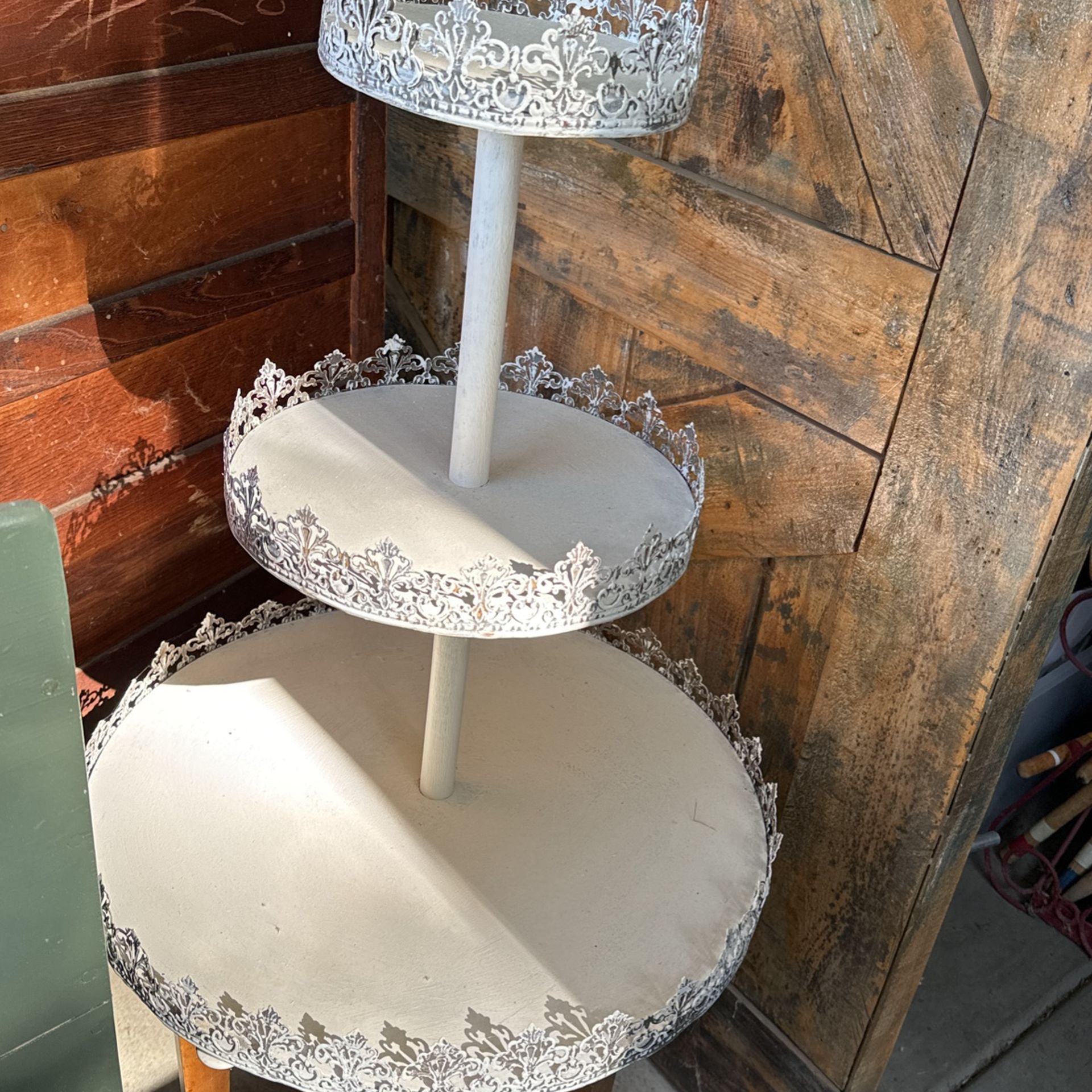 Large 3,tiered Stand