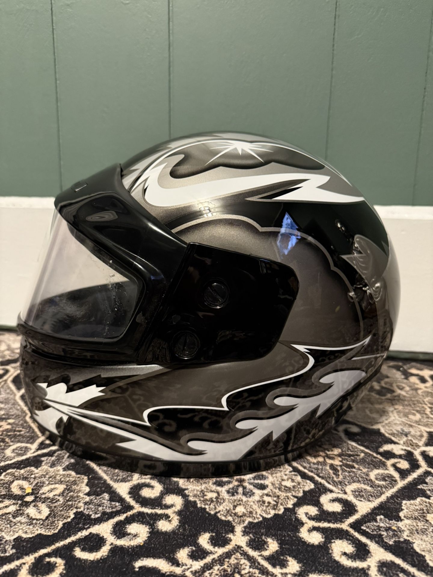 Zeus Snowmobile DOT Helmet Size Medium W/ Carrying Bag
