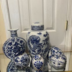 Five Piece Blue And White Decor 