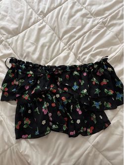 Zara Small Off the shoulder blouse