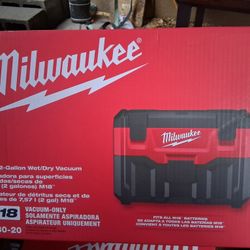 Milwaukee 2 Gallon Wet/dry Vacuum