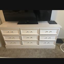 4 Piece Dresser Set 