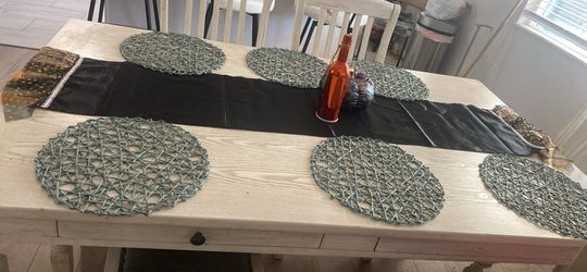 Dining table set