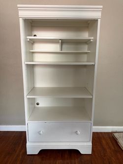 Stanley Young American bookshelf