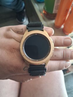 Galaxy watch 42mm rose gold