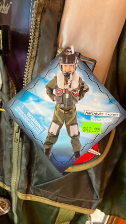 Kids costume pilot size is 5-6and 3-4