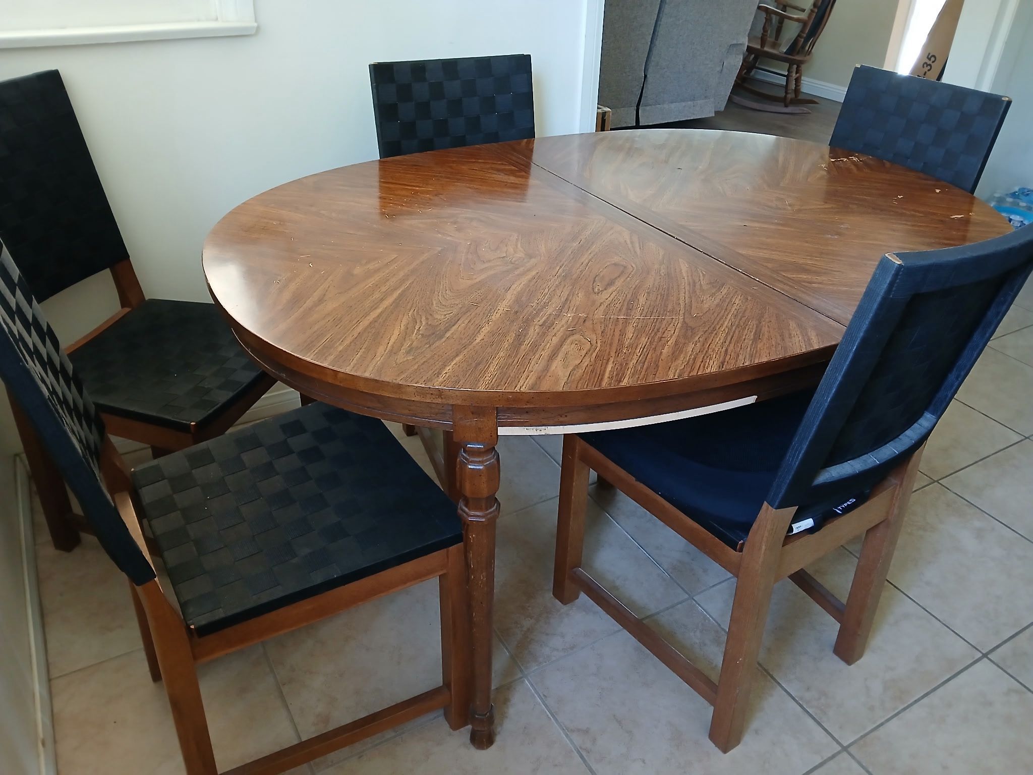 Kitchen table free