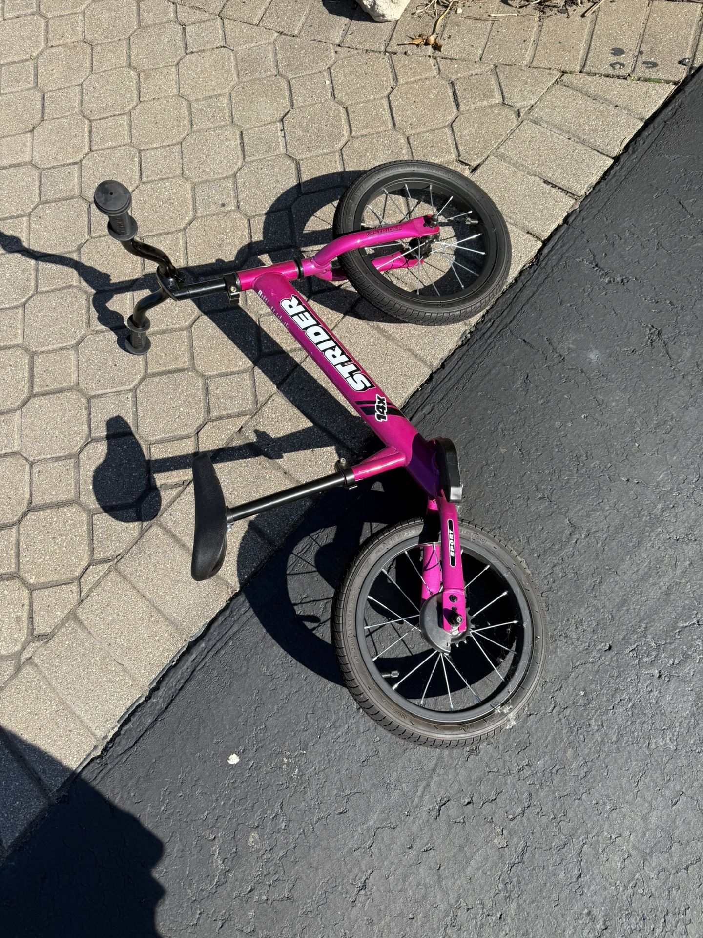 Strider 12X Balance Bike - Brand New