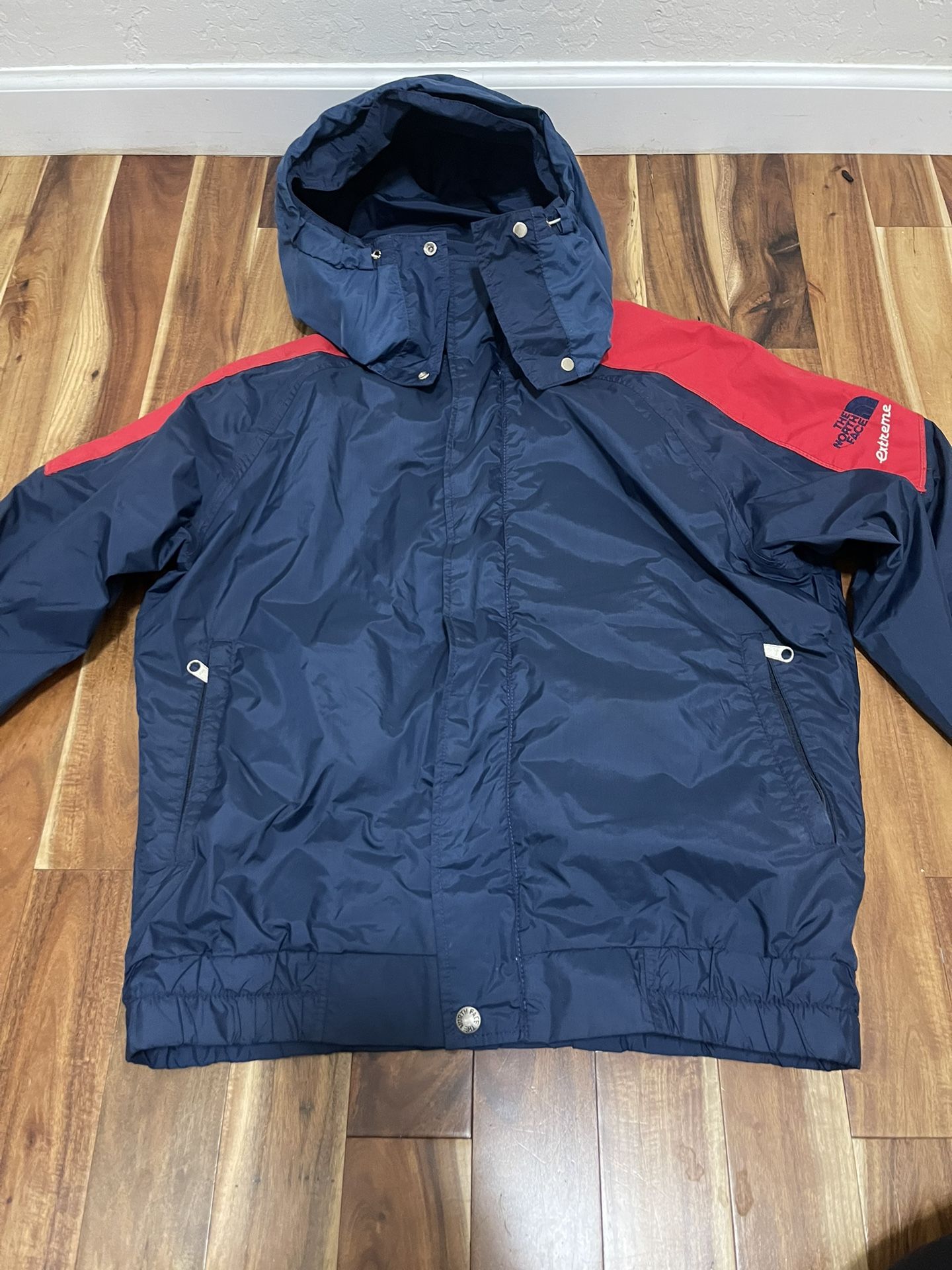 The North Face Vintage, Extreme Gore-Tex Women’s Jacket Size M