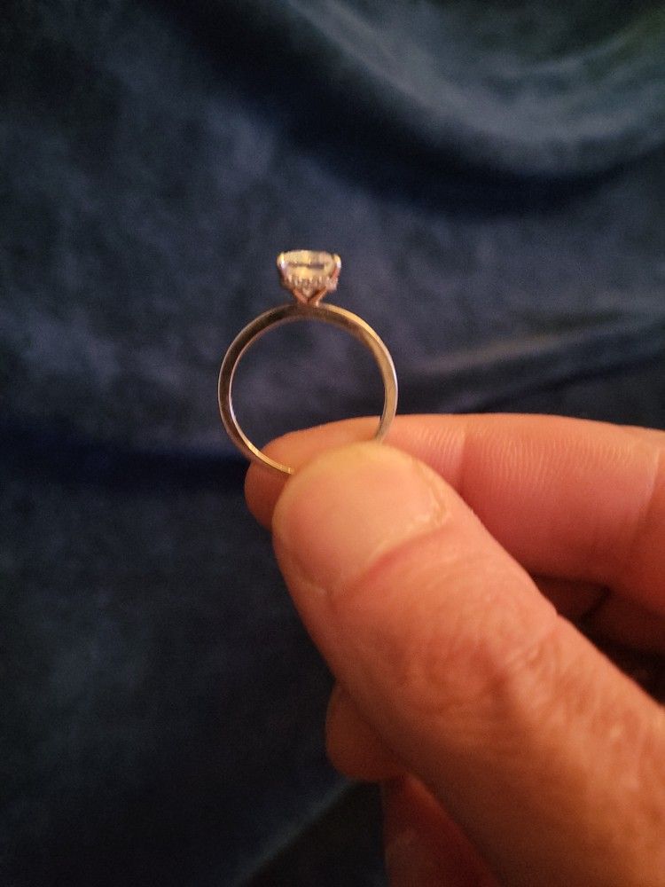 Size 9 Sliver Ring Fake Diamond