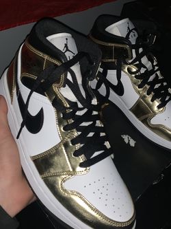 jordan 1 mid se 'metallic gold'