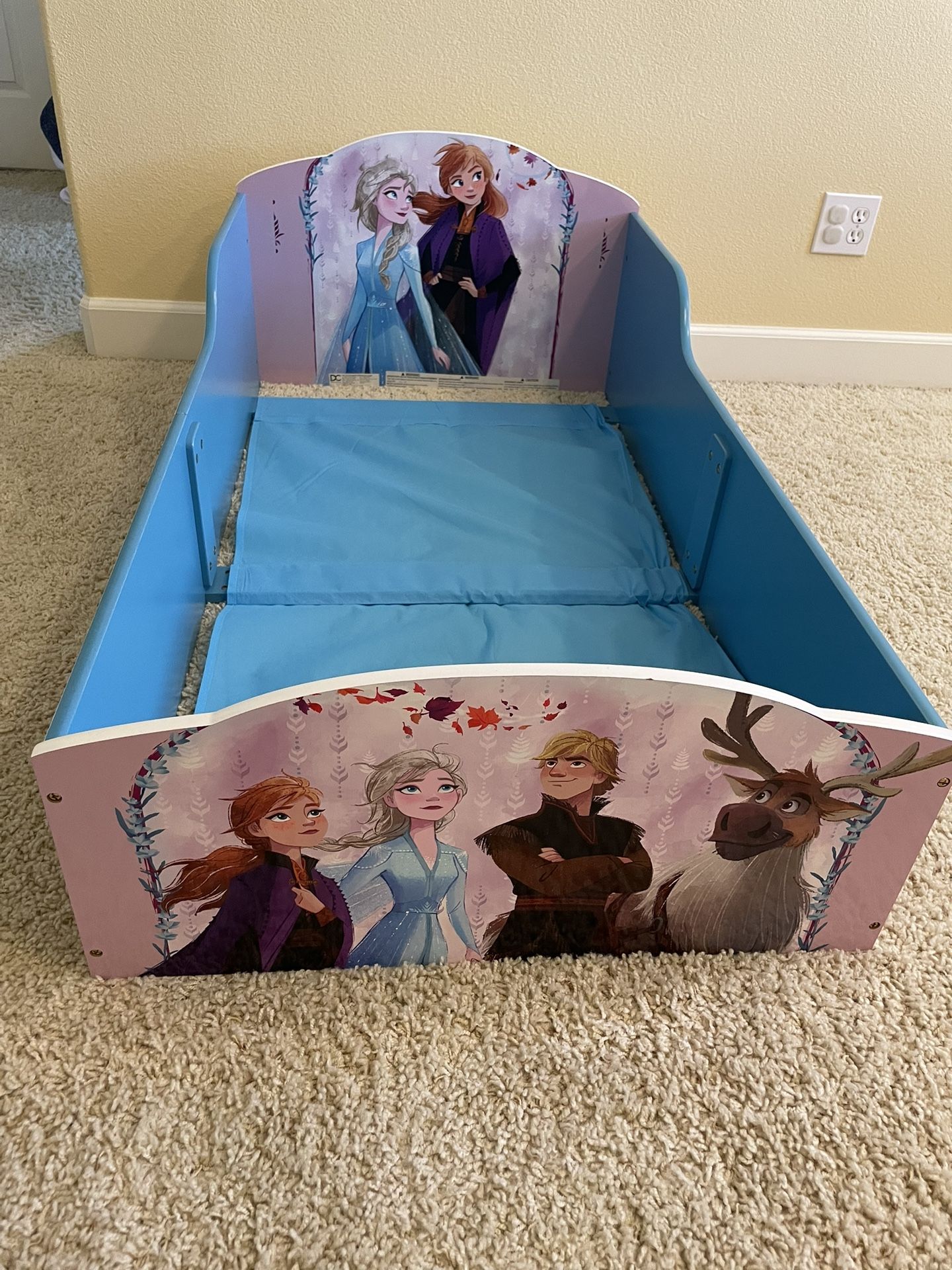 Wooden Toddler Frozen Bed
