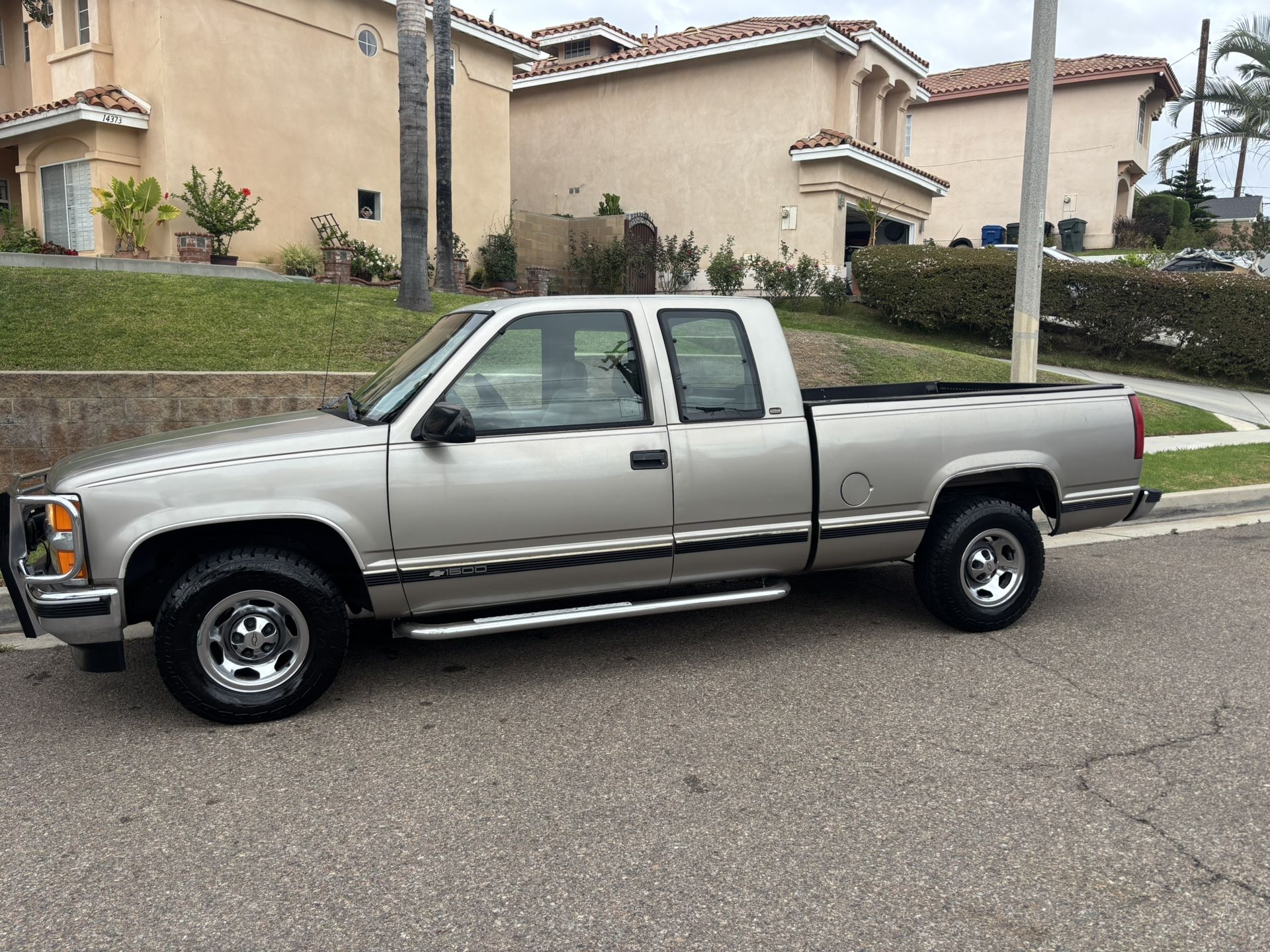 1998 Chevy Cheyenne Extra Cab Short Bed Truck 166,000 Miles And A New Smog Certificate