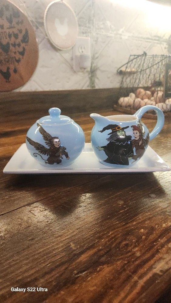 Wizard Of Oz Sugar And Creamer Set
