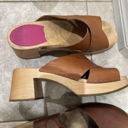 6 Clogs And 1 Espedrille