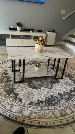 Mesa de centro alfombra incluida más dos mesitas accesorias
